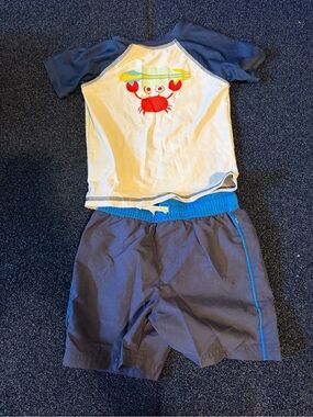 Toddler boys 3T swim trunks & rash guard